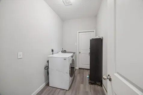407 Road 5102 L Cleveland TX 77327