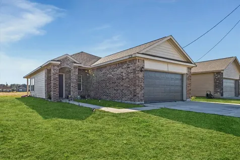 407 Road 5102 L Cleveland TX 77327