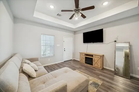 407 Road 5102 L Cleveland TX 77327