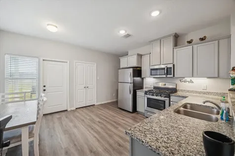 407 Road 5102 L Cleveland TX 77327