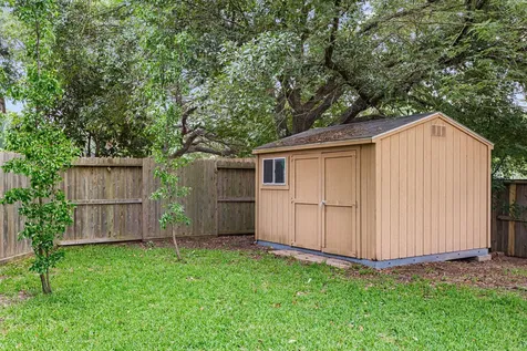 13402 Highland Park Court Houston TX 77070
