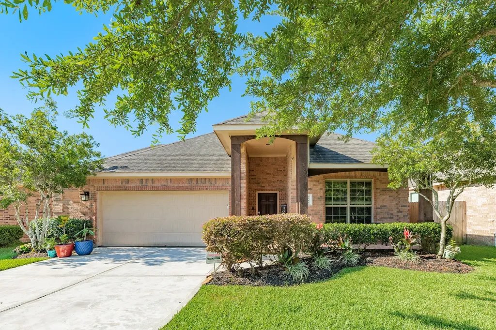 2506 Via Montesano League City TX 77573