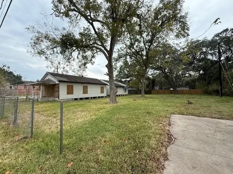 1005 N Jones Street Baytown TX 77520