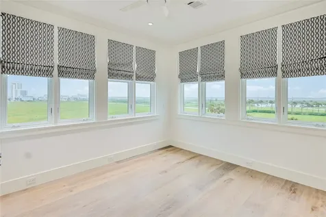 2425 E Seaside Drive Galveston TX 77550