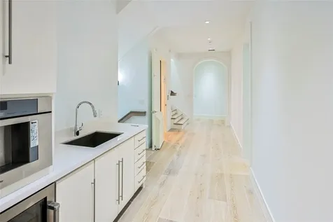 2425 E Seaside Drive Galveston TX 77550