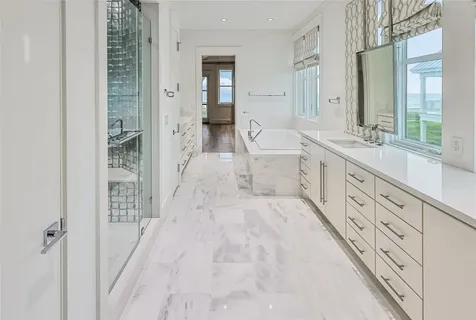 2425 E Seaside Drive Galveston TX 77550