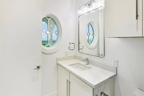 2425 E Seaside Drive Galveston TX 77550