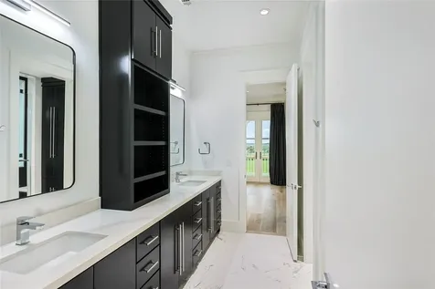 2425 E Seaside Drive Galveston TX 77550
