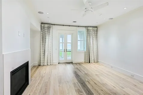2425 E Seaside Drive Galveston TX 77550