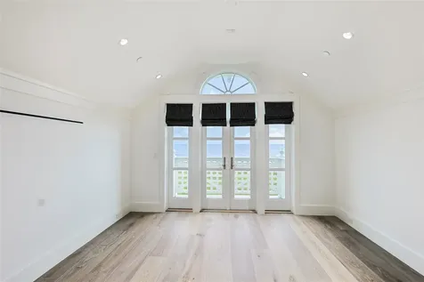 2425 E Seaside Drive Galveston TX 77550