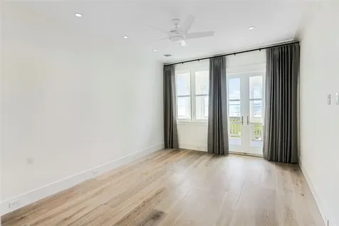 2425 E Seaside Drive Galveston TX 77550