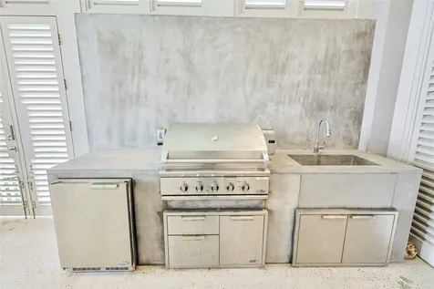 2425 E Seaside Drive Galveston TX 77550