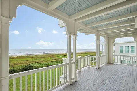 2425 E Seaside Drive Galveston TX 77550