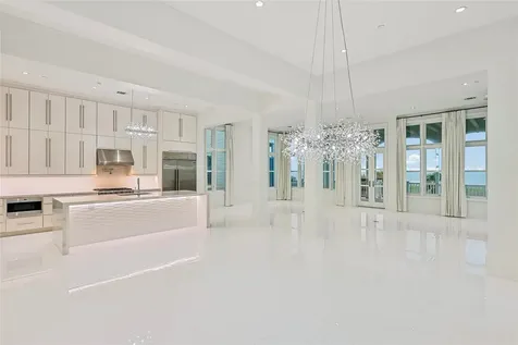 2425 E Seaside Drive Galveston TX 77550