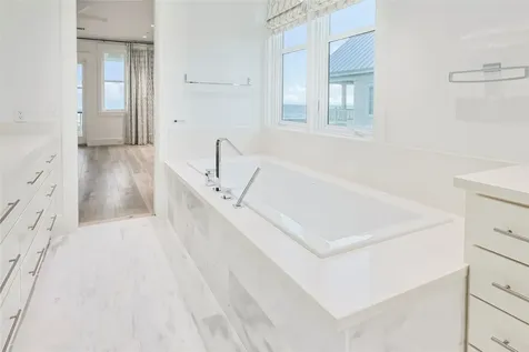 2425 E Seaside Drive Galveston TX 77550