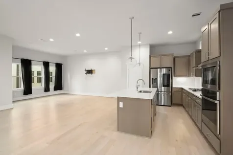 834 Fisher Street A Houston TX 77018