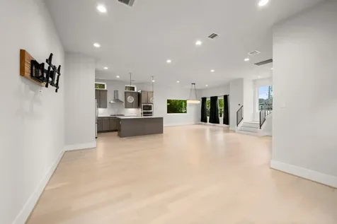 834 Fisher Street A Houston TX 77018