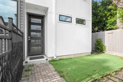 834 Fisher Street A Houston TX 77018