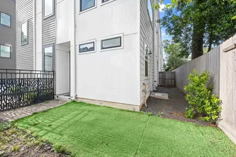 834 Fisher Street A Houston TX 77018