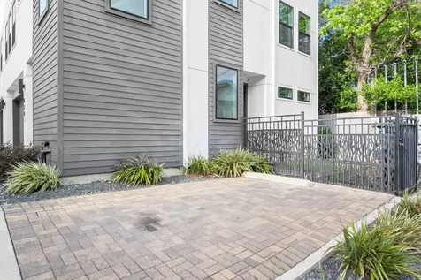834 Fisher Street A Houston TX 77018