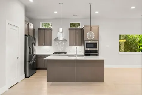 834 Fisher Street A Houston TX 77018