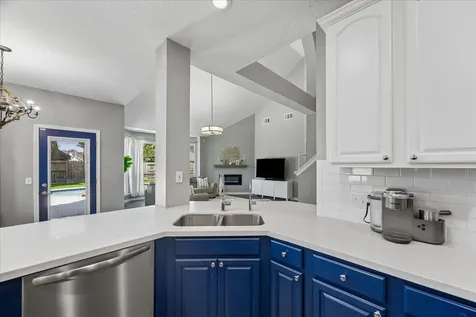 1418 Summer Forest Drive Sugar Land TX 77479