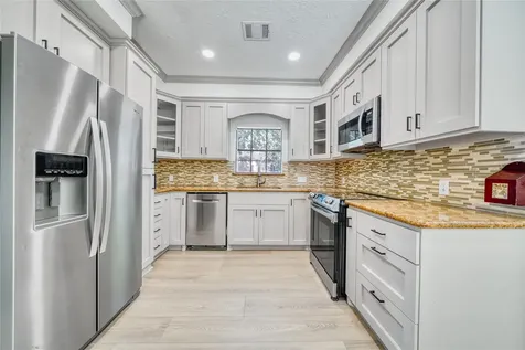 8006 Albin Lane Houston TX 77071