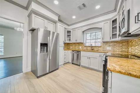 8006 Albin Lane Houston TX 77071