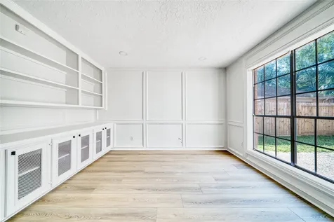 8006 Albin Lane Houston TX 77071