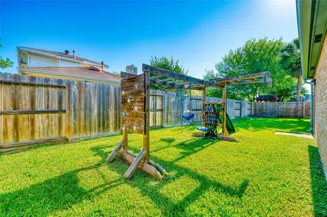 8006 Albin Lane Houston TX 77071