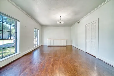8006 Albin Lane Houston TX 77071