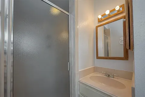 1006 Melford Avenue Pearland TX 77584