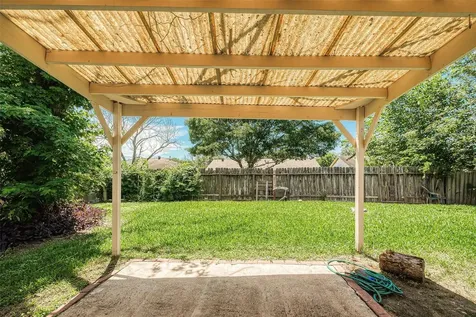 1006 Melford Avenue Pearland TX 77584