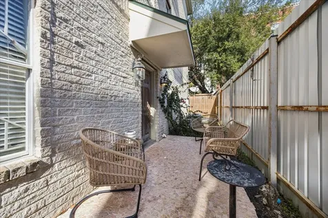 2207 Austin Street Houston TX 77002