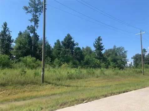 8205 Road 5878 Cleveland TX 77327