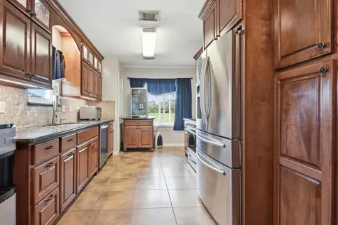 3625 County Road 36 Angleton TX 77515