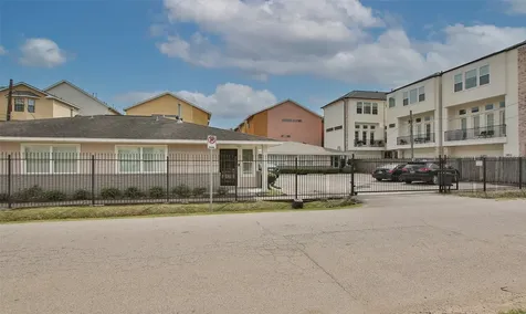 4331 Marina Street B Houston TX 77007