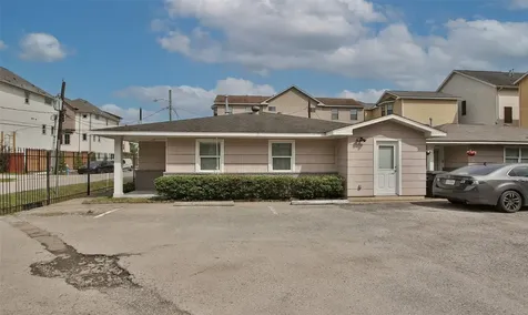 4331 Marina Street B Houston TX 77007