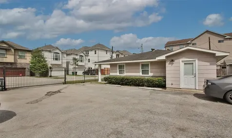 4331 Marina Street B Houston TX 77007