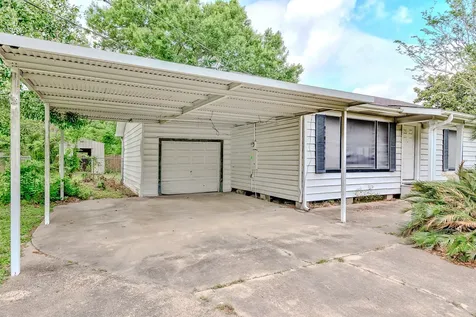 1504 Avenue K Nederland TX 77627