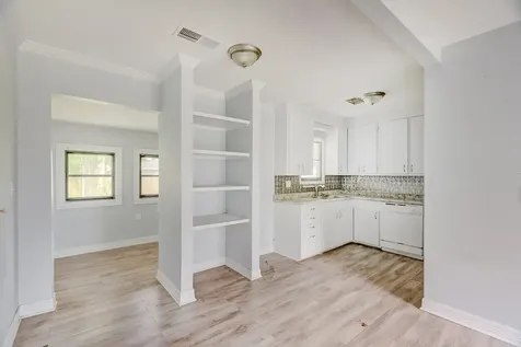 1504 Avenue K Nederland TX 77627