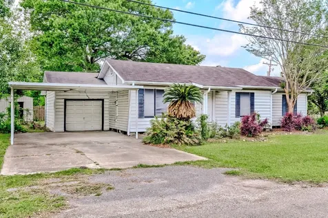 1504 Avenue K Nederland TX 77627