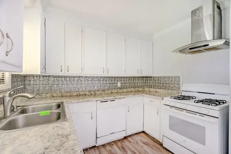 1504 Avenue K Nederland TX 77627