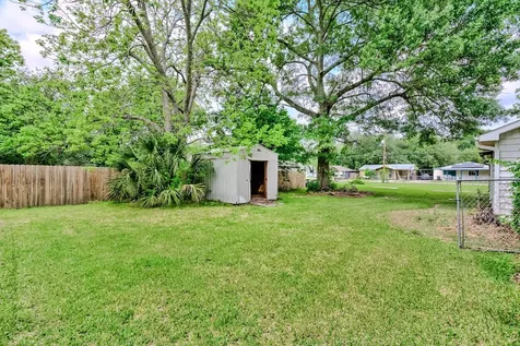 1504 Avenue K Nederland TX 77627