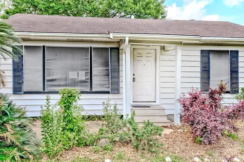 1504 Avenue K Nederland TX 77627