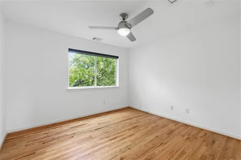 112 Byrne Street C Houston TX 77009