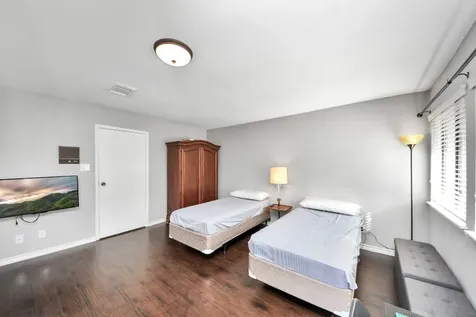 1116 Bering Dr Drive 28 Houston TX 77057