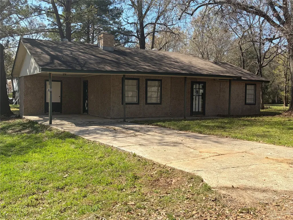 221 Yellowstone Livingston TX 77351