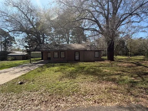 221 Yellowstone Livingston TX 77351