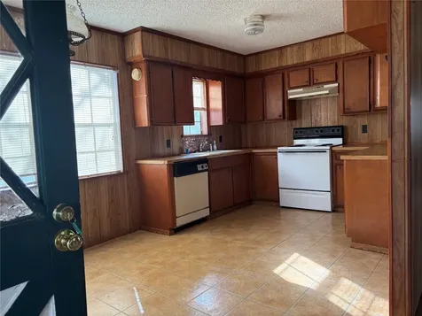 221 Yellowstone Livingston TX 77351